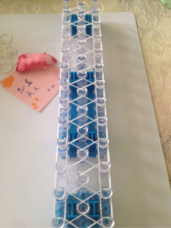 Rainbow loom 纵向交叉彩虹手链 彩虹织机 第7步