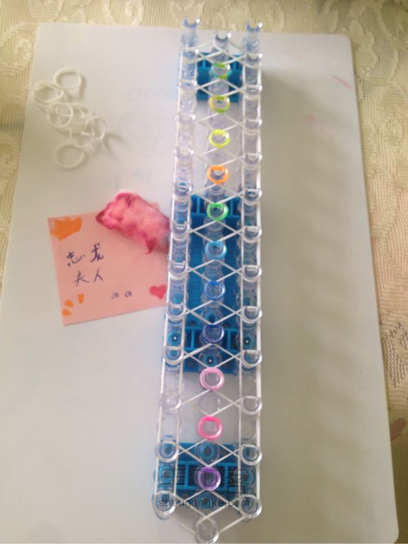 Rainbow loom 纵向交叉彩虹手链 彩虹织机 第9步