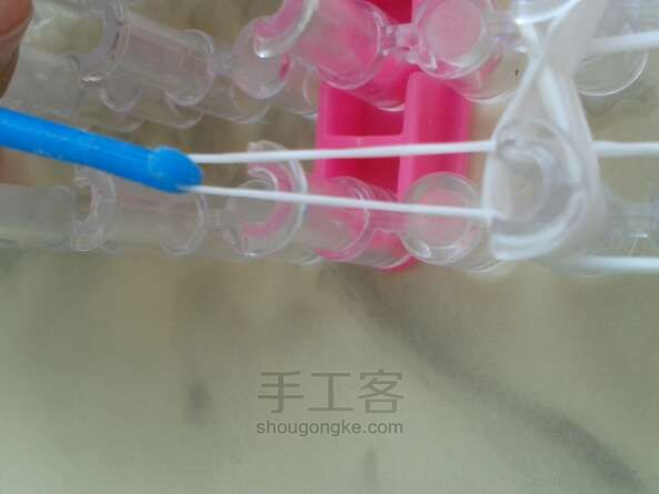 橡皮筋唯美手链教程 彩虹织机 第13步