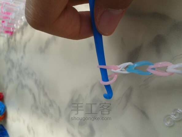 橡皮筋唯美手链教程 彩虹织机 第23步