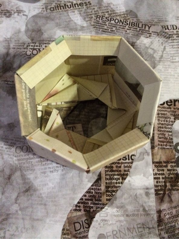收纳盒 折纸教程 第28步