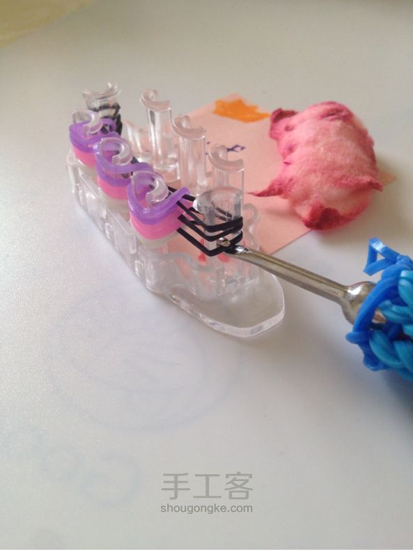 Rainbow loom 可双面戴的泰比手链 彩虹织机 第5步