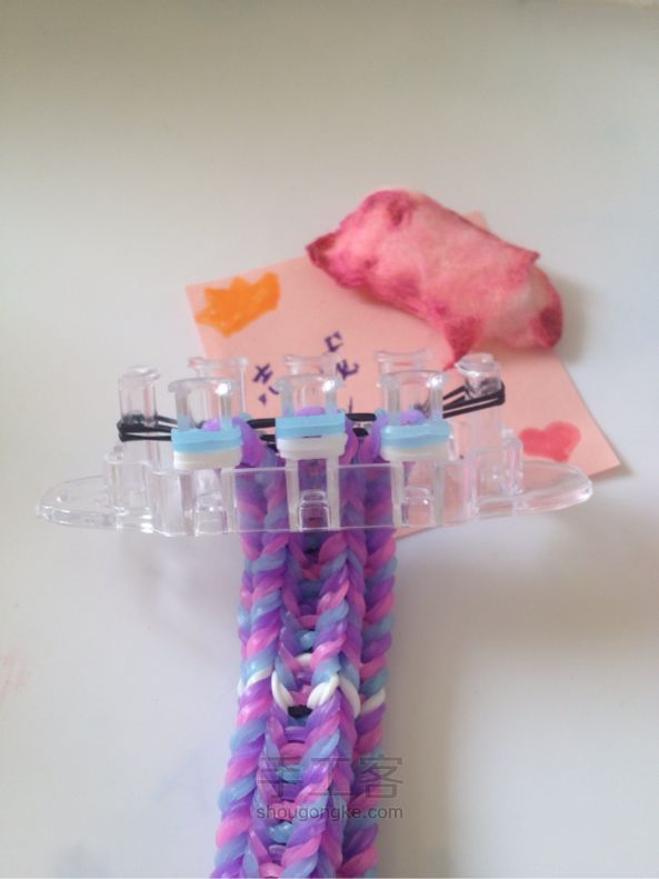 Rainbow loom 可双面戴的泰比手链 彩虹织机 第11步