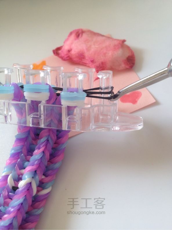 Rainbow loom 可双面戴的泰比手链 彩虹织机 第12步