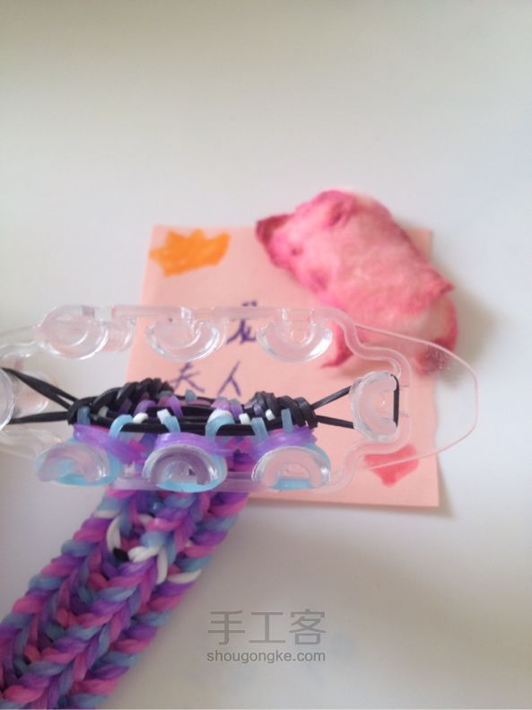 Rainbow loom 可双面戴的泰比手链 彩虹织机 第13步