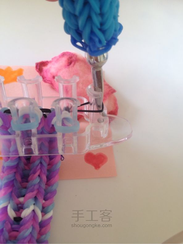Rainbow loom 可双面戴的泰比手链 彩虹织机 第15步