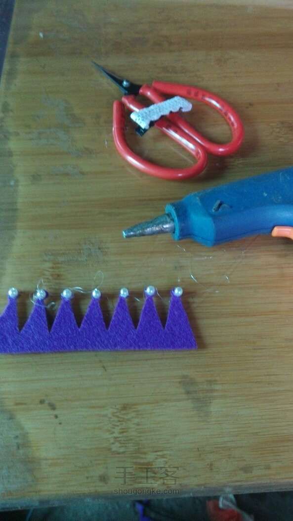 教你制作立体皇冠发夹…宝贝蜜糖超喜欢 第3步