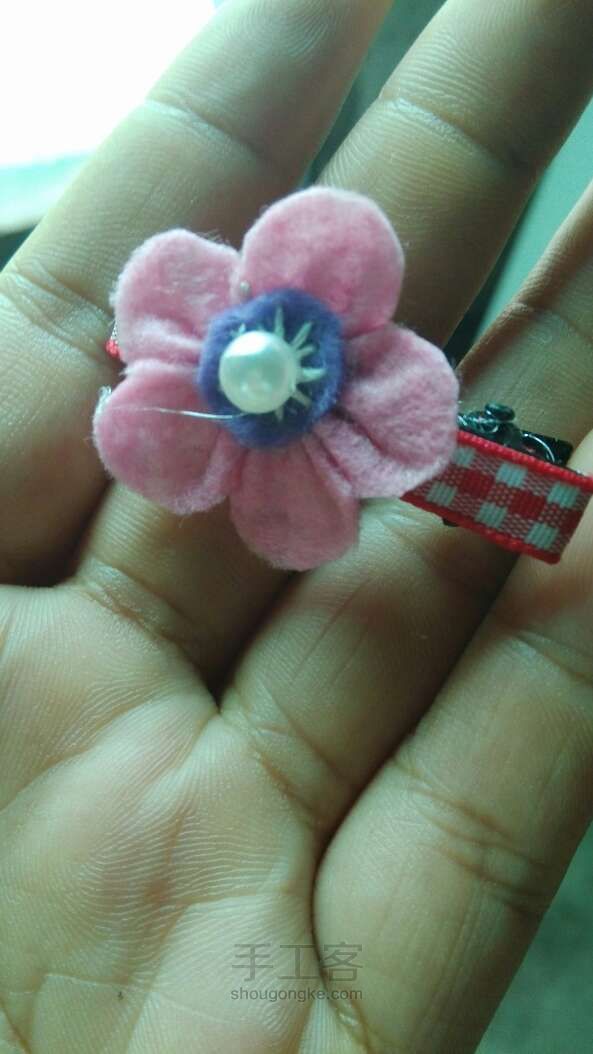 教你做 不织布小花发夹 第6步