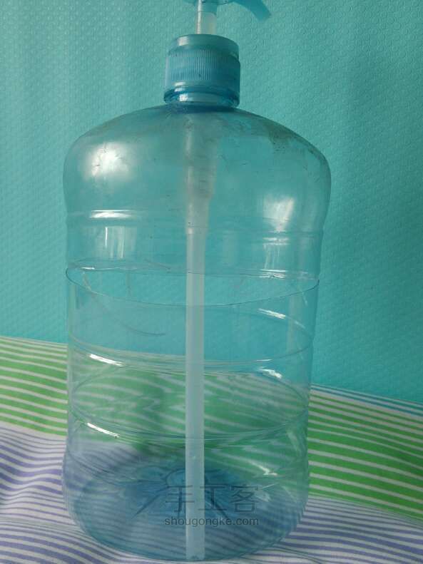【废物利用】雕牌洗洁精瓶子改造清晰收纳桶 第1步