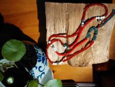 串手串已经成为手工必备技能之今日，关于佛珠手串的讲究你造吗？
也许可以从佛珠手串的诞生探之一二哦。