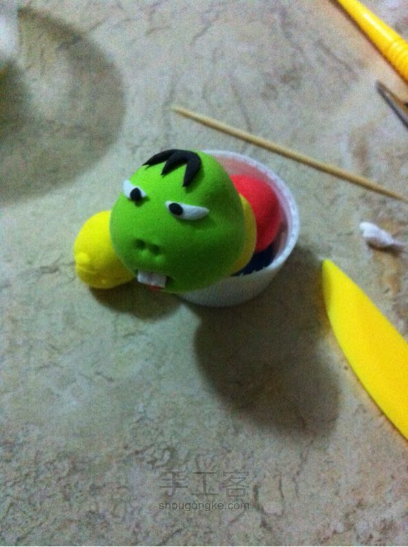 呆萌傻的毛毛虫君 粘土教程 第4步