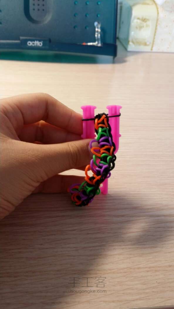 橡皮筋手链【1】 彩虹织机 第17步