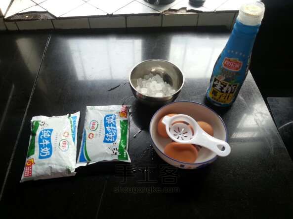 【阿晨美好的下午茶】椰汁炖奶 美食教程 第1步