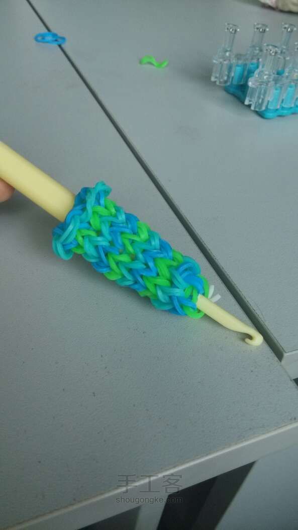 彩虹织机，皮筋笔套教程 第17步
