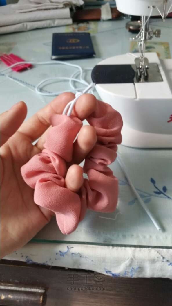 粉嫩的兔耳朵 DIY手工制作方法 第3步