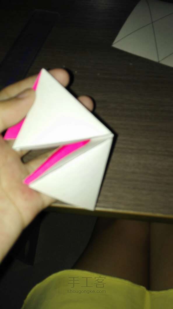 会活动的折纸玩具  折纸方法 第8步