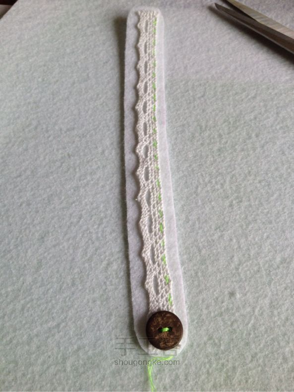 不织布手腕花  DIY手工制作教程 第3步