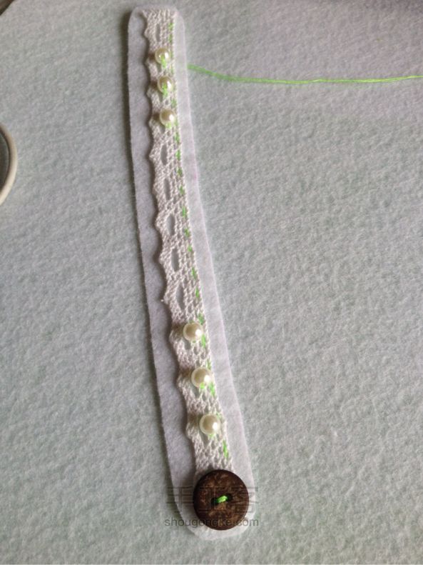 不织布手腕花  DIY手工制作教程 第4步