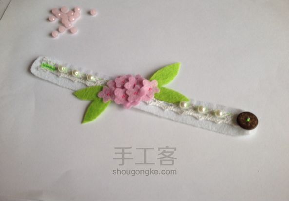 不织布手腕花  DIY手工制作教程 第12步