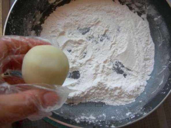 教你冰皮月饼制作 不用烤箱 做起来也容易呦  美食教程 第17步