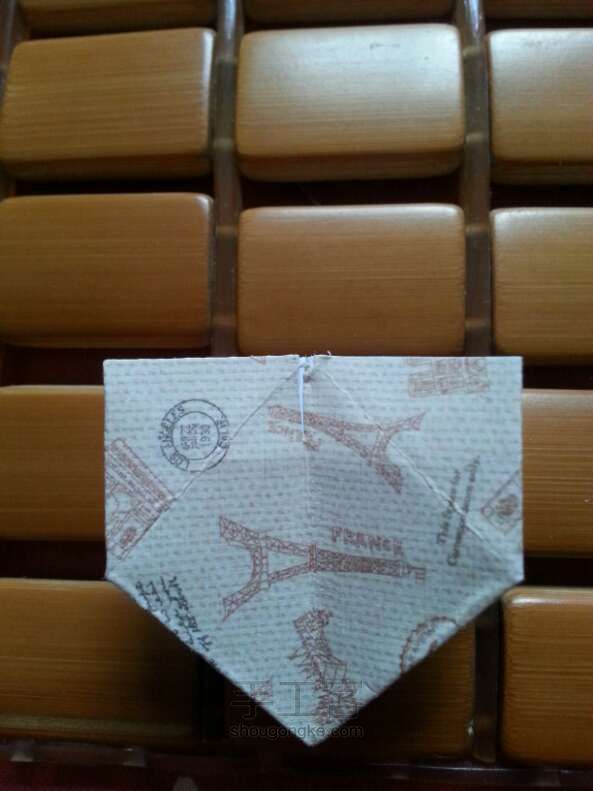 「妮子」可爱旅行爱心折纸方法 第17步