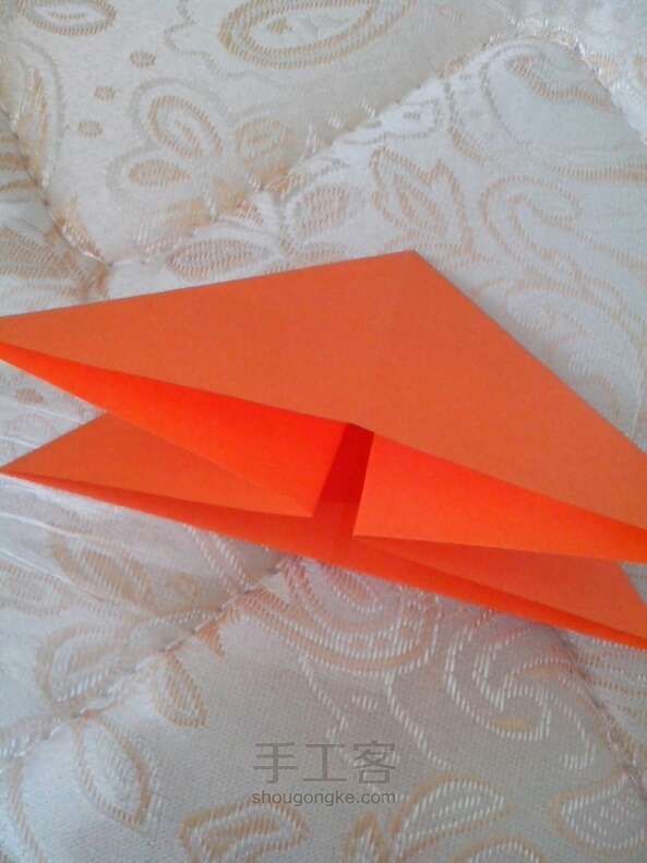 蝴蝶制作  折纸教程 第3步
