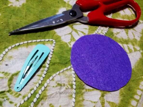 不织布小玫瑰发夹  DIY手工制作教程 第1步