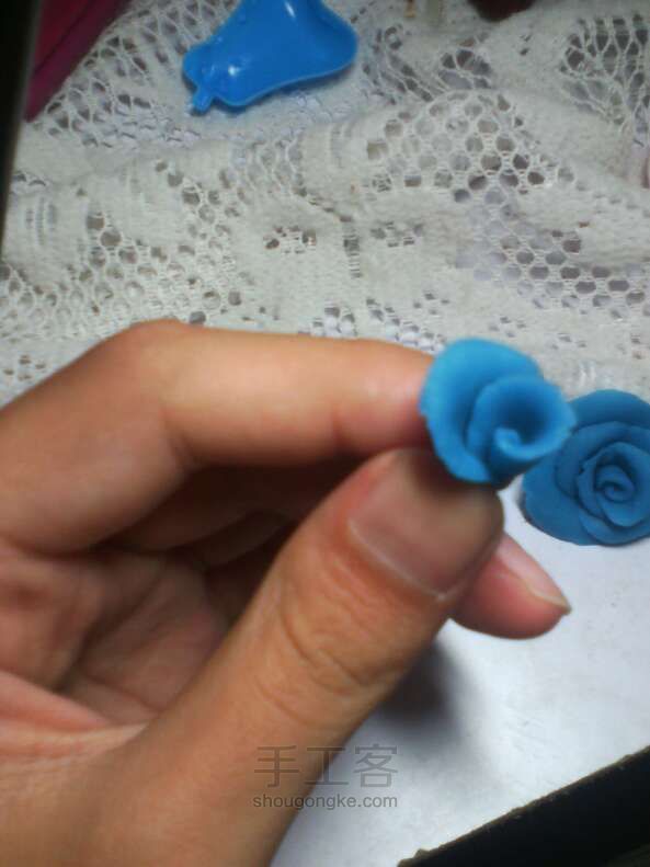 蓝色玫瑰，只需要橡皮泥 DIY手工制作教程 第6步