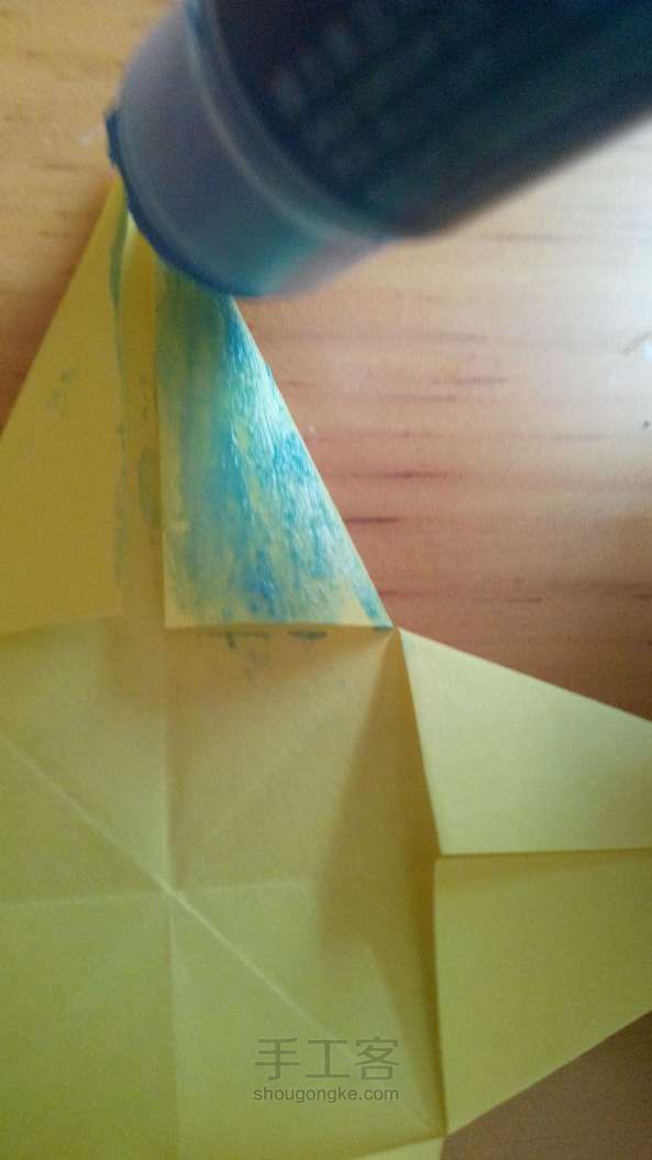 自己动手制作简单又好看的星星 折纸方法 第9步