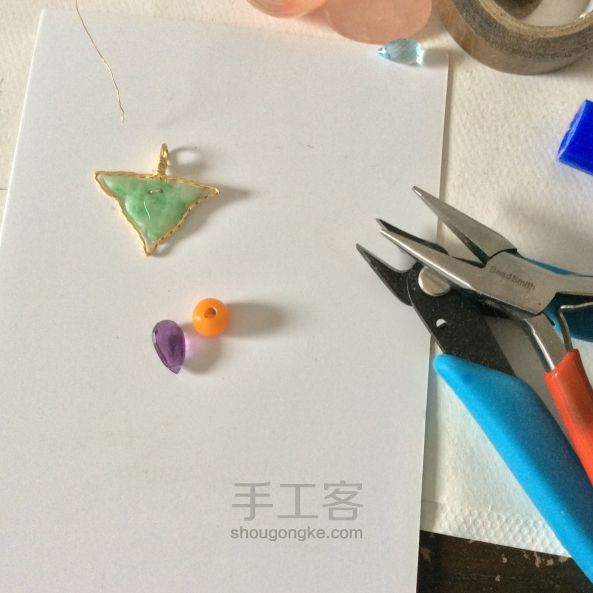 明艳花片吊坠DIY手工制作方法 第1步