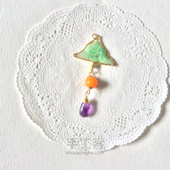 明艳花片吊坠DIY手工制作方法 第3步