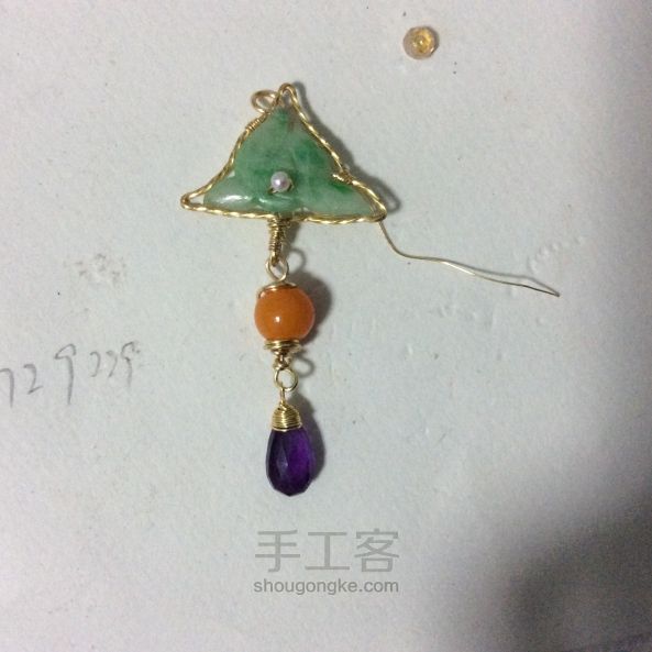 明艳花片吊坠DIY手工制作方法 第4步