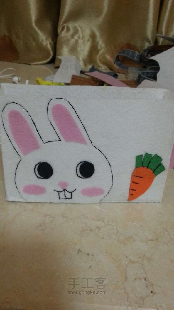 不织布可爱兔子斜挎小包包DIY制作方法 第4步