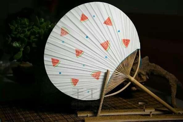 【创意手绘】手绘和风夏日西瓜团扇 手工制作