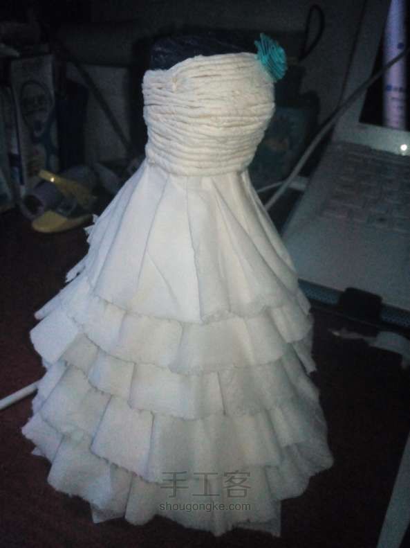 纸巾婚纱，一层一层迭起来的梦手工制作方法 第1步