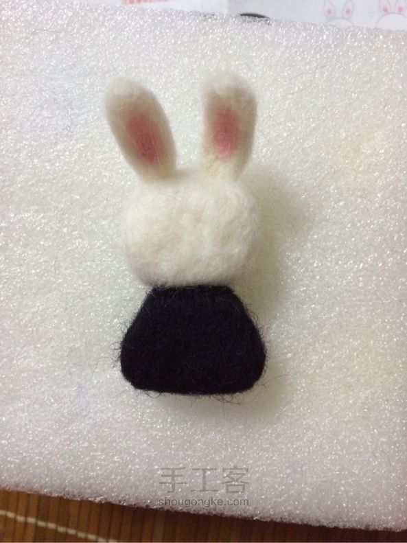 羊毛毡小兔子制作教程 第7步