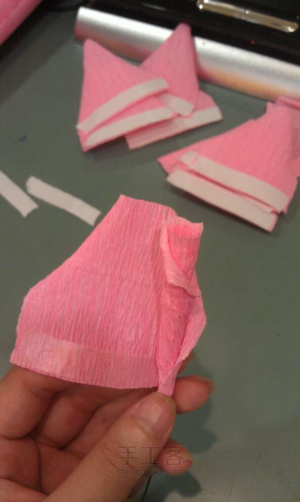 超简单玫瑰折纸教程。 第7步