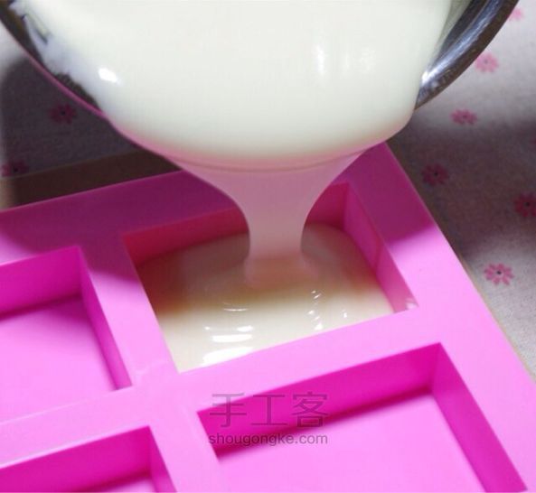 冷制母乳皂制作方法 第1步