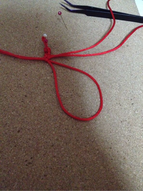 DIY红绳手链之爱的守护 第9步