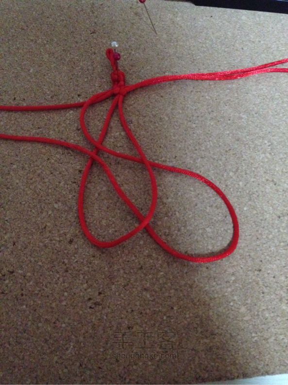 DIY红绳手链之爱的守护 第8步
