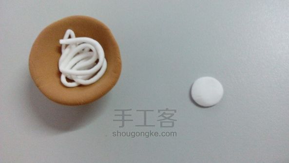 鸡蛋面、、、、、、轻粘土制作方法 第5步