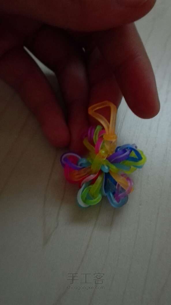 橡皮筋 ～可爱小花朵 彩虹织机 第1步