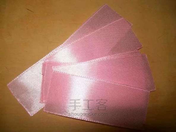 【转】基础教程。玫瑰花胸针的制作。 第2步