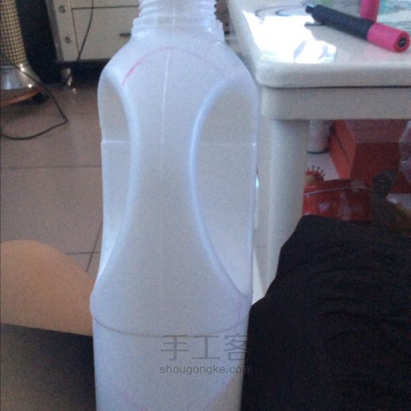 牛奶瓶的重生 旧物改造 第2步