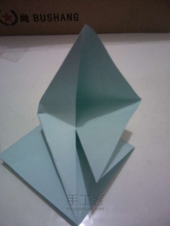 百合折纸方法 第5步