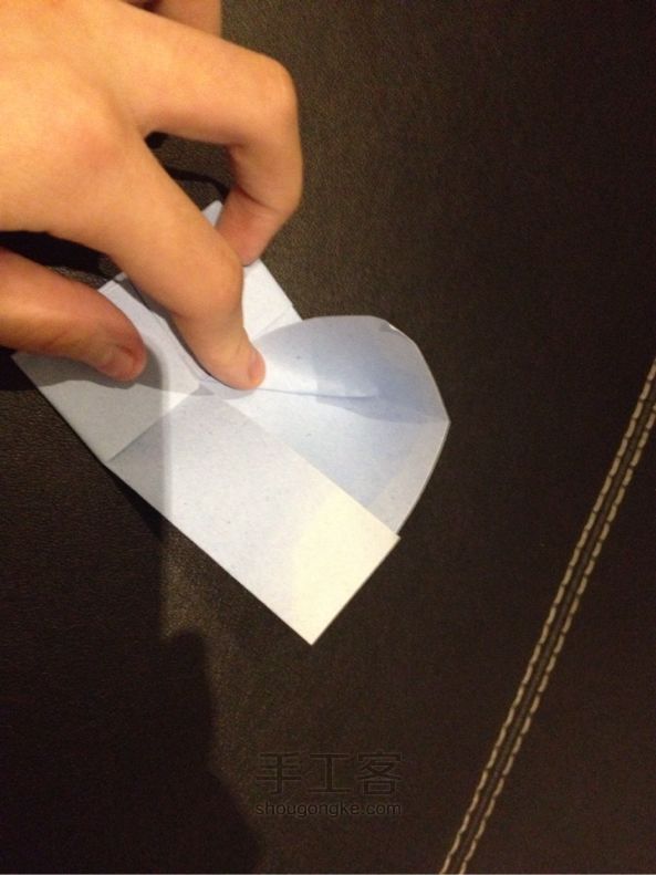 简单的翅膀爱心折纸方法 第7步