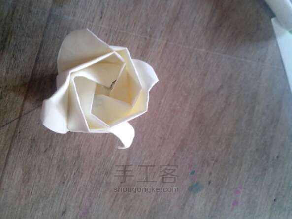 玫瑰折纸方法 第30步