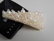 这款珍珠发饰真的喜欢的不得了，做起来其实没你想的那么难，来看看我的小店(小梅子手工饰品），真的全是手工哦：xmz163.taobao.com,