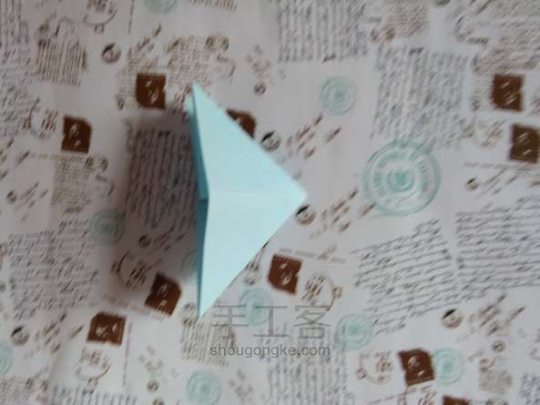 纸折五角星方法 第8步