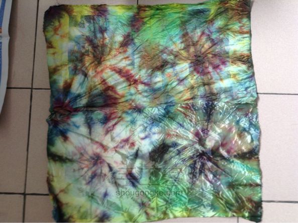 扎染DIY制作方法 第4步